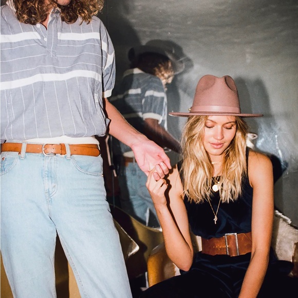 “The Fleur” by lack of color - Picture 3 of 8